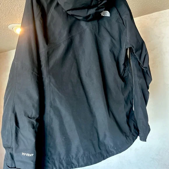 The North Face Women Black Performance Jacket - Picture 2 of 5